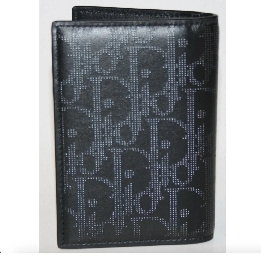 FLASH SALE🔥🔥Dior black perforated leather Bifold Wallet with Silver Hardware💗